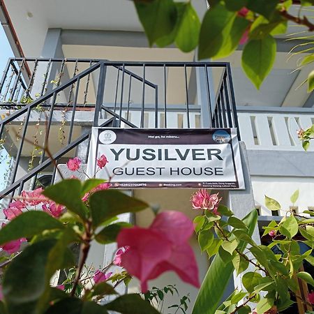 לבואן באג'ו Yusilver Guest House מראה חיצוני תמונה