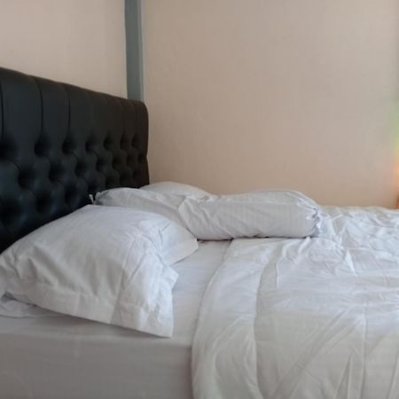 לבואן באג'ו Yusilver Guest House מראה חיצוני תמונה