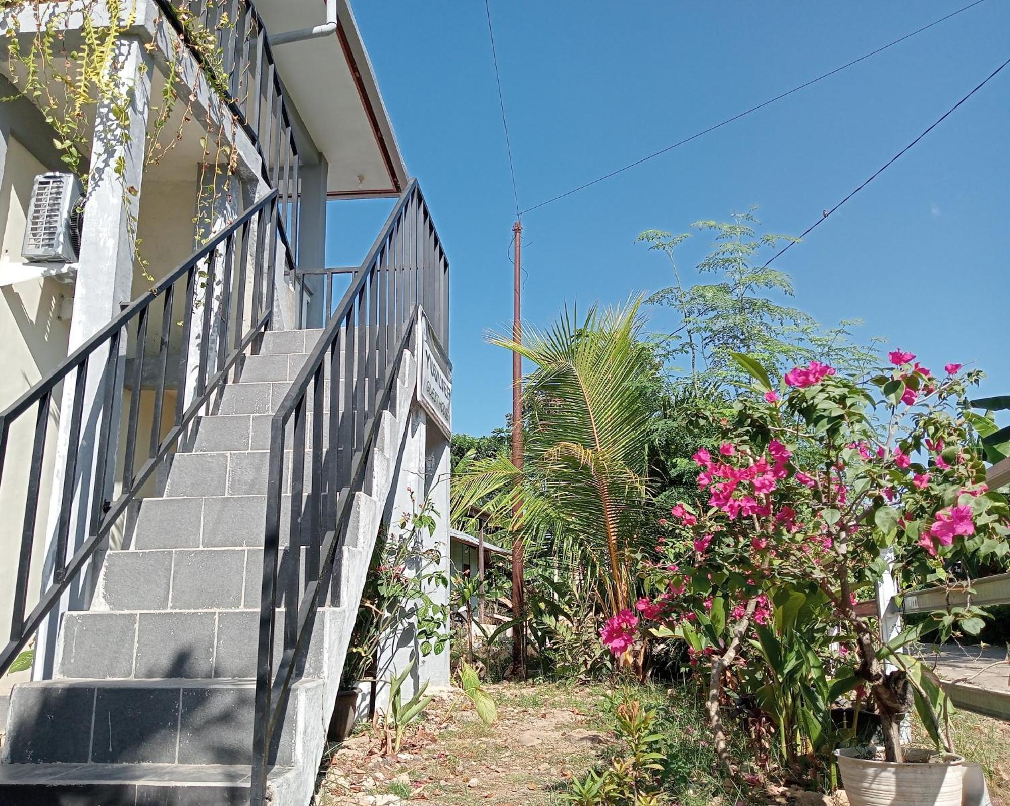 לבואן באג'ו Yusilver Guest House מראה חיצוני תמונה